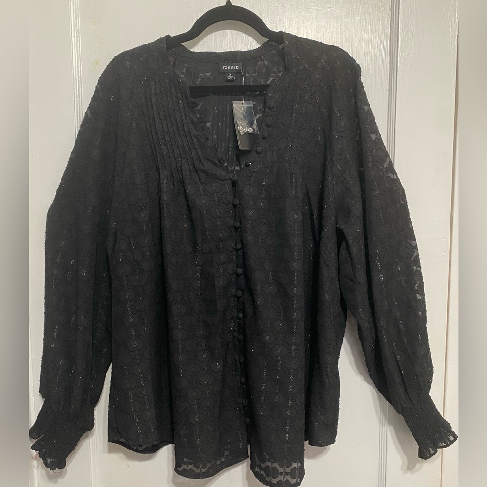 Torrid black with silver accent shirt Size 18/20 (Torrid size 2)